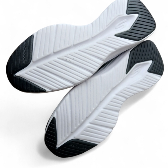 Skechers Slip-ins Women's Size 9 Quilted White and Black Athletic Shoes - Picture 8 of 8